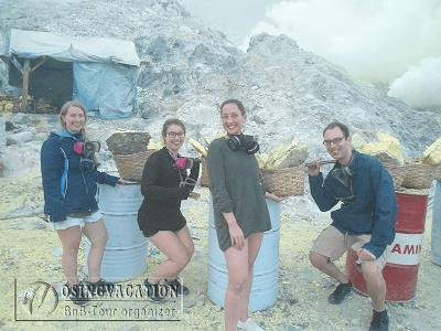 ijen crater midnight tour from bali